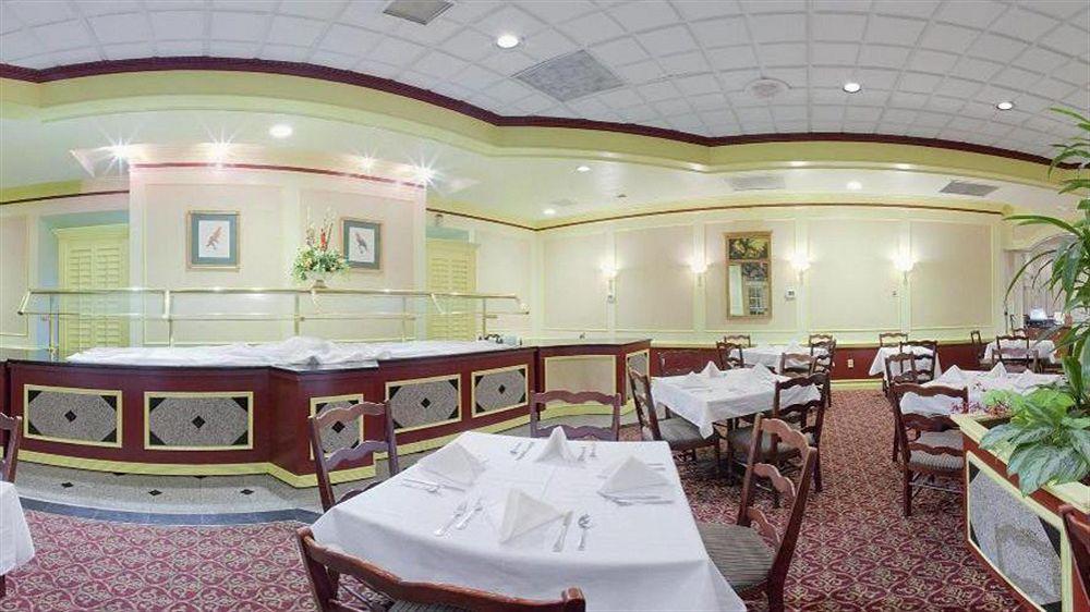 Ramada By Wyndham Gainesville Eksteriør bilde