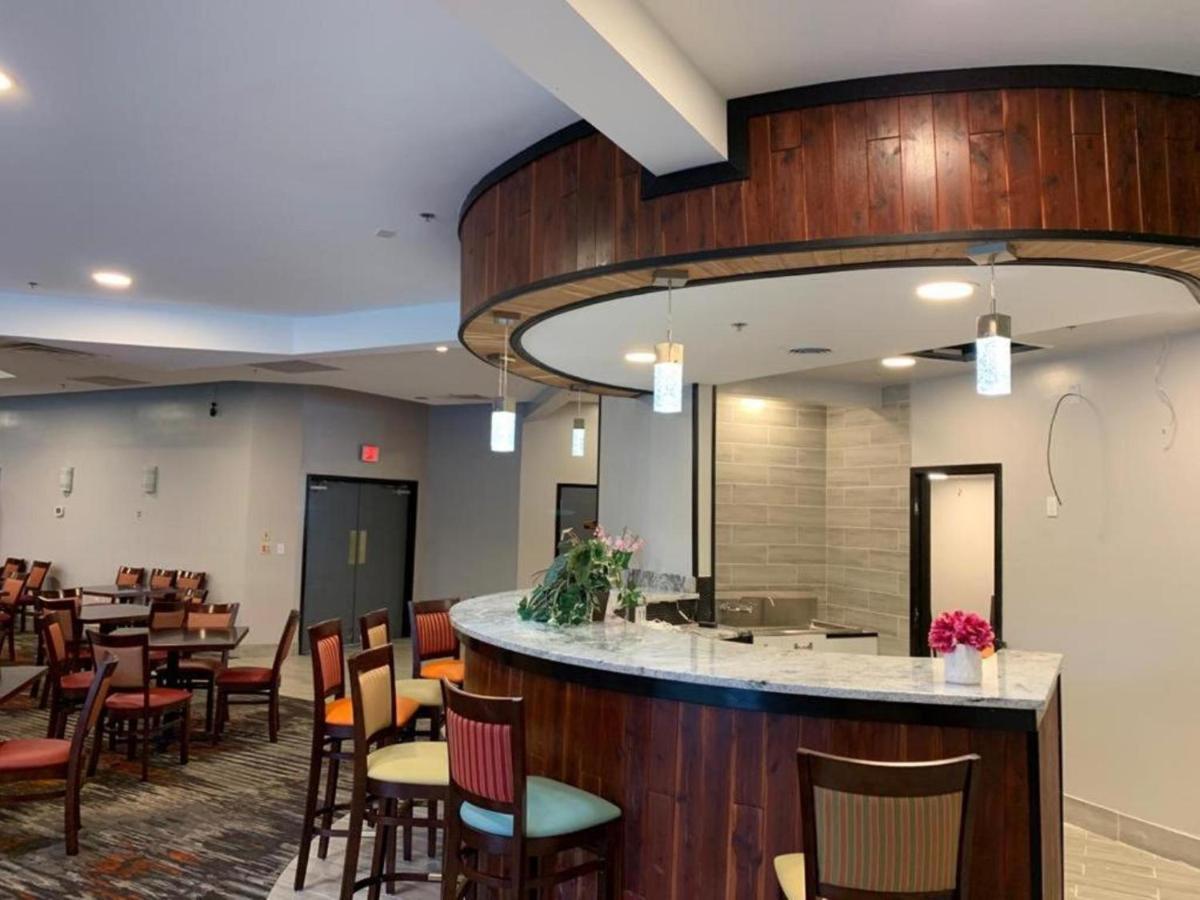 Ramada By Wyndham Gainesville Eksteriør bilde