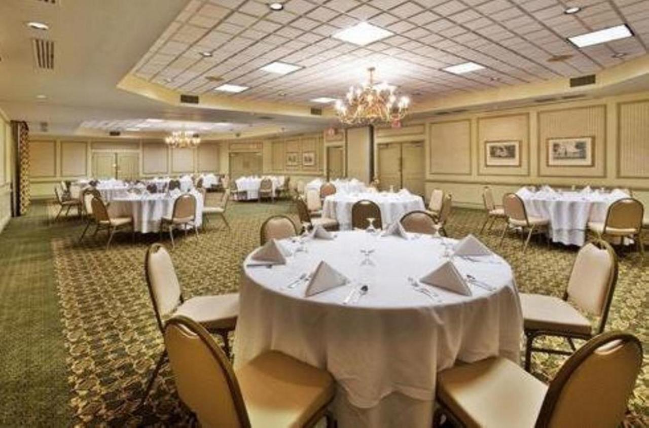 Ramada By Wyndham Gainesville Eksteriør bilde