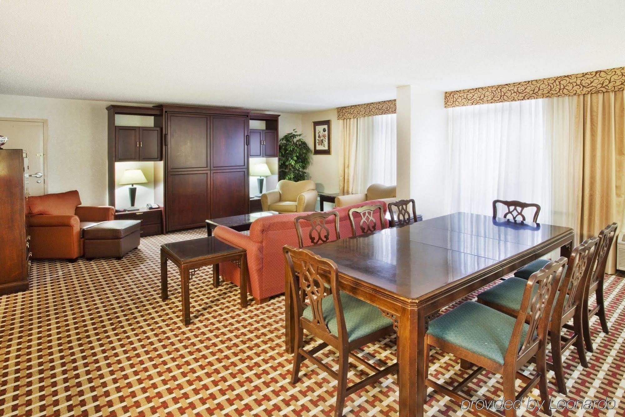 Ramada By Wyndham Gainesville Interiør bilde